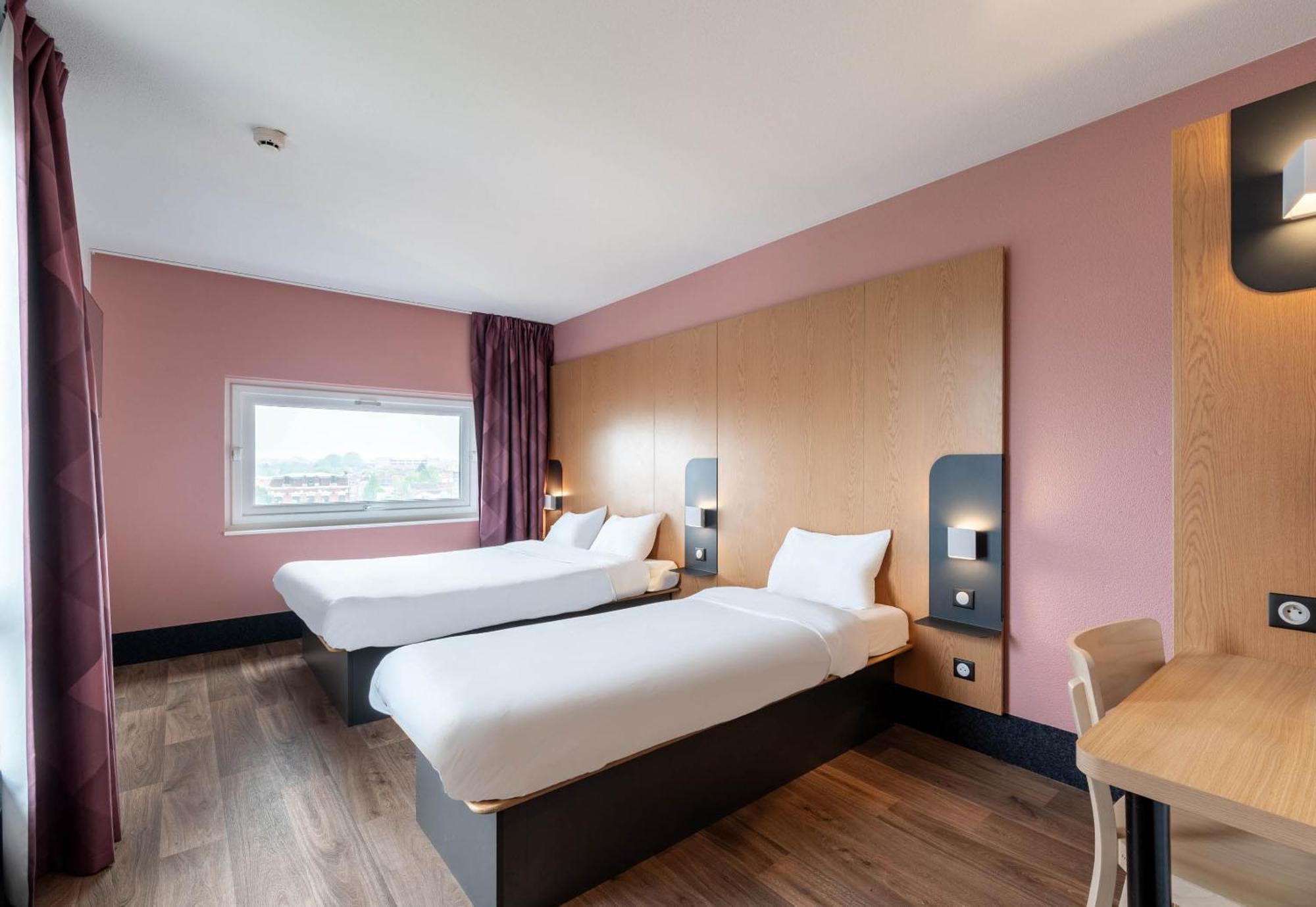 B&B Hotel Lille Roubaix Campus Gare Buitenkant foto